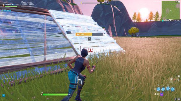 Building sideways ramps in Fortnite by using double movement keybinds